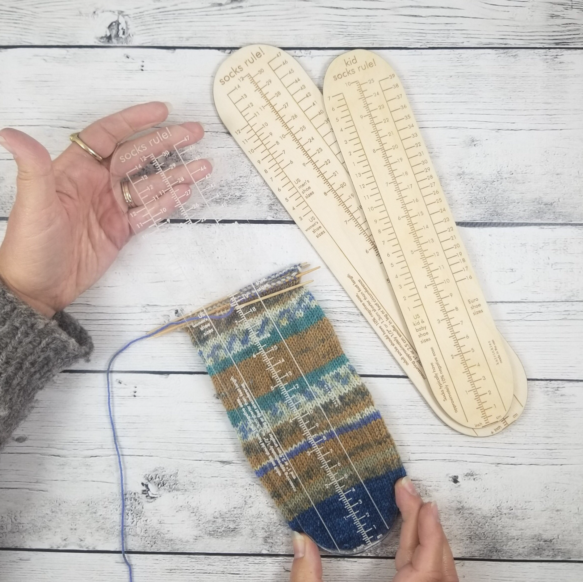 Katrinkles - Kids Socks Rule! Clear Ruler for Measuring Socks - Yarn Loop