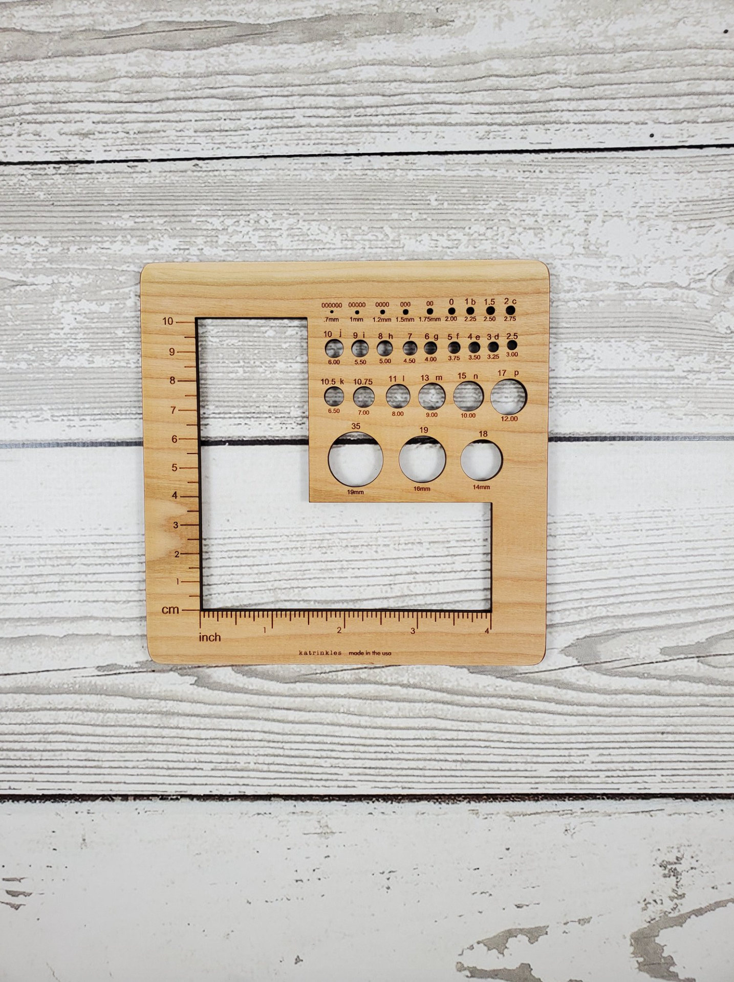 Knitting Needle Gauge - My Guide To Using These Handy Tools