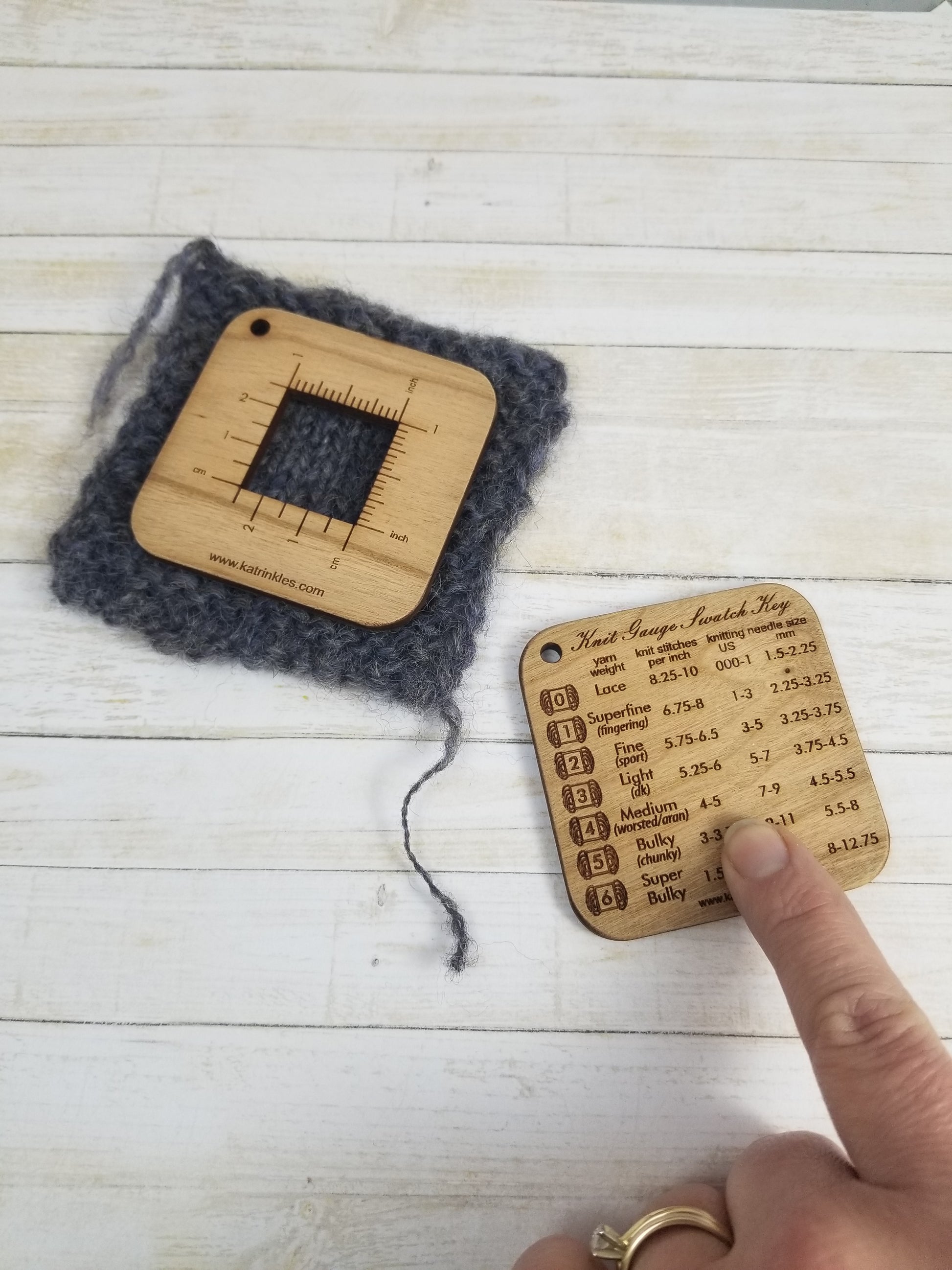 Knitting Needle & Crochet Hook Gauge Mini Tool